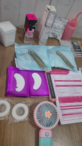 Kit lash Produtos novos e semi usado pouquíssimas vezes e ainda to dando brinde
