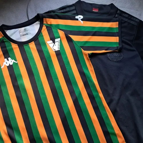 2 Camisas de Time por R$150