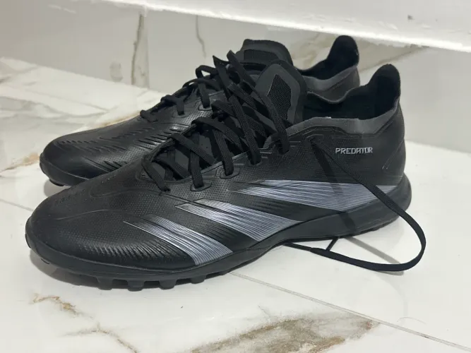 Chuteira Adidas Predador League 24 TF