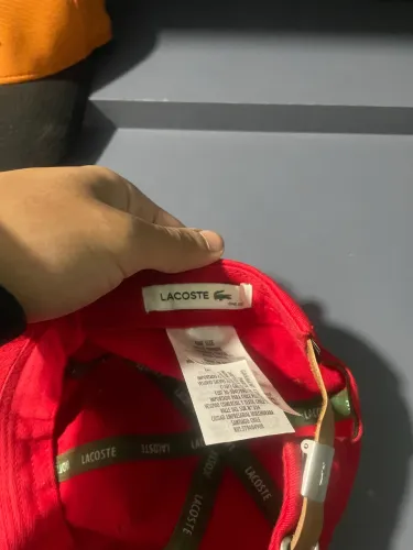 Boné Lacoste original fitinha de couro 