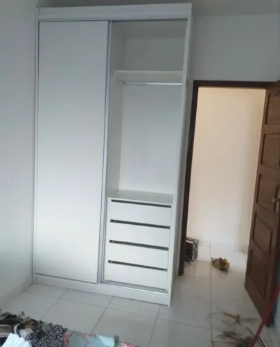 DOAÇÃO DE GUARDA ROUPA 