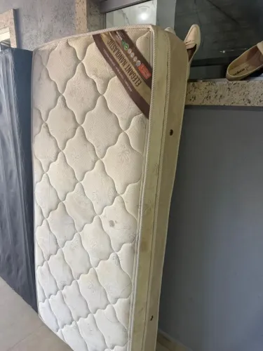 Vende-se cama de solteiro ortobom