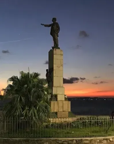 Pré Lançamento -PROXIMO- Retofit Praça Castro Alves-Centro Histórico - Salvador - BA