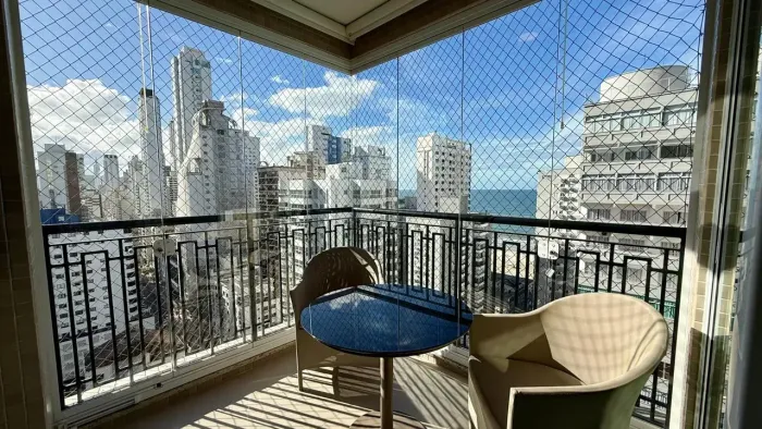Apartamento Alto Padrão em Balneário Camboriú com Vista Mar