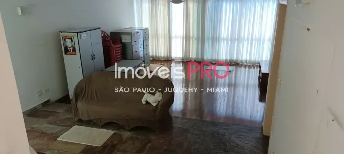 Brooklin Velho, Casa térrea com 490m² com 7 quartos sendo 4 suítes e 4 vagas em bairro arb