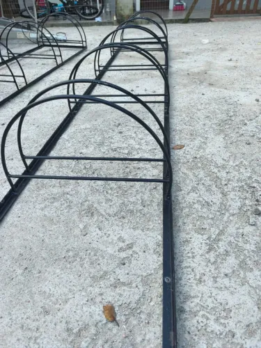 Bicicletário novo com pintura eletrostática bem reforçado.,.