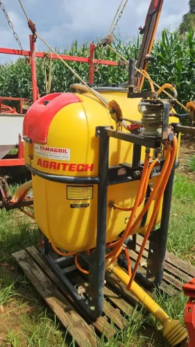 Pulverizador agrícola AGRITECH 400 litros