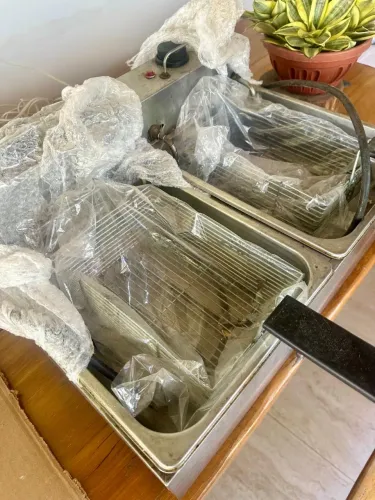 Vendo Fritadeira elétrica com duas cubas Seminovo