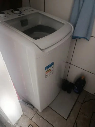 Máquina de lavar e centrífugar semi nova,apenas 2meses de uso