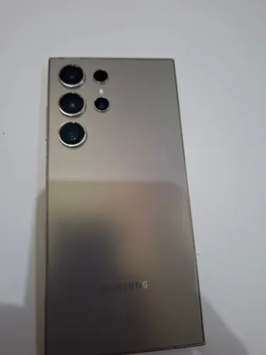 Galáxia S24 ultra Celular em estado de zero. Perfeito. Sem arranhões sem risco ,sem nada