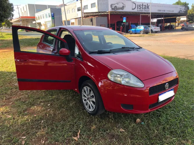 Fiat Punto Attractive 1.4 Fire Flex 8V 5P 2012
