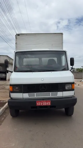 MERCEDES 710 Ano2002