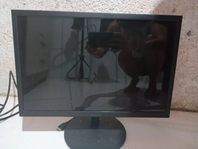 Monitor com defeito na tela