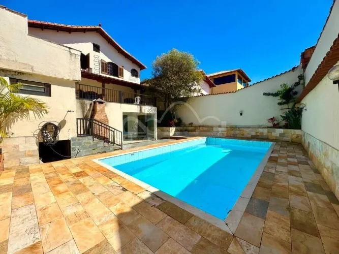 CASA | PISCINA | 4 QUARTOS | 2 SUÍTES | 4 VAGAS | BAIRRO PLANALTO | VALOR DE LOCAÇÃO: R$8.