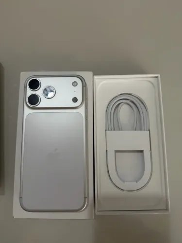 IPHONE 17 PRO MAX 256 30 dias ativado.