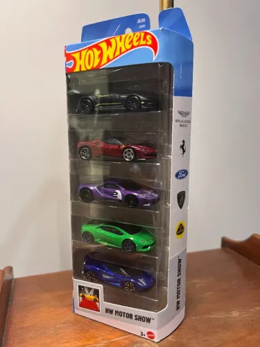 Hot Wheels 5 Pack Motor Show - A. Martin, Ferrari, Ford GT, Lambo, Lotus