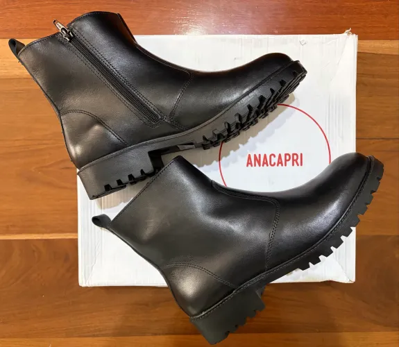 BOTA DE COURO ANACAPRI NOVA NUNCA USADA TAM38