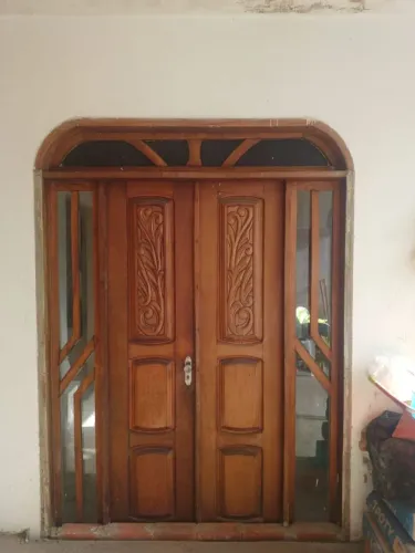 Portas e janelas em madeira