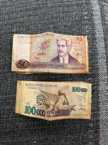 Notas de dinheiro antigas 
