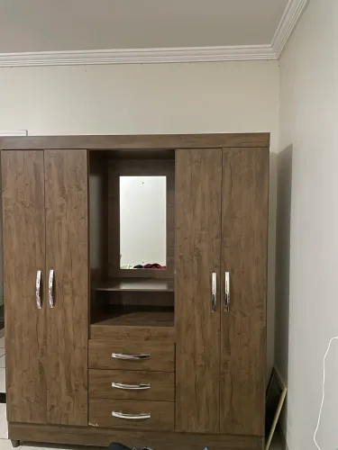 Vendo guarda roupa de solteiro 