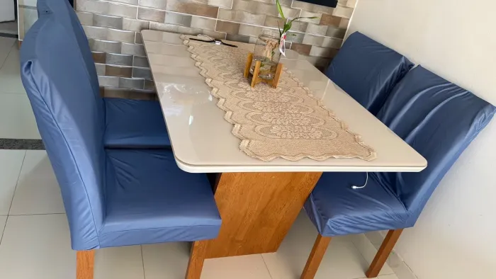 Mesa novinha 950,00