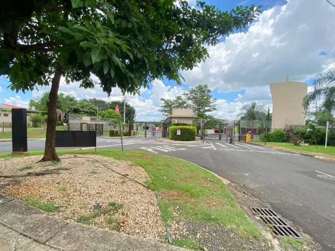 VENDE-SE CASA EM CONDOMÍNIO FECHADO | 3 QUARTOS | SEGURANÇA 24H