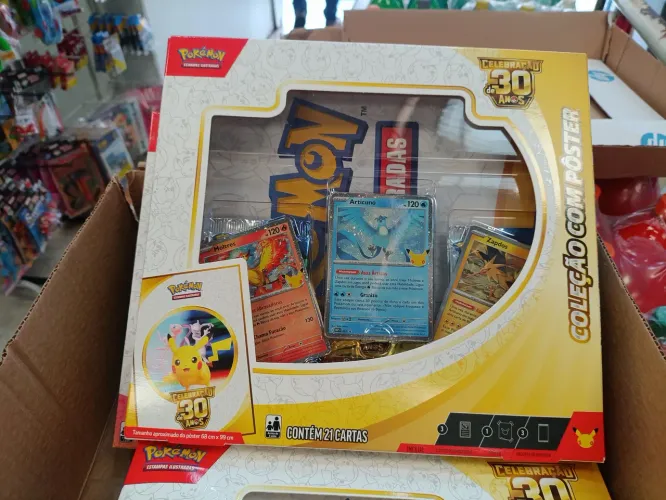 Pokemon Celebração 30 Anos Coleção Com Poster 21 Cartas