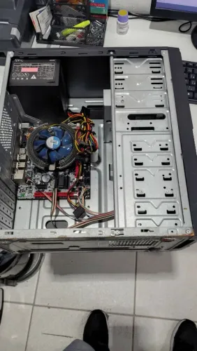 Vendo 3 computadores para retirada de peças.