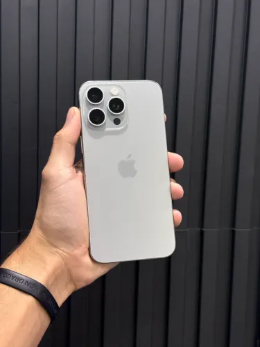 IPHONE 15 PRO MAX 256GB NATURAL BATERIA 84% TODO ORIGINAL 