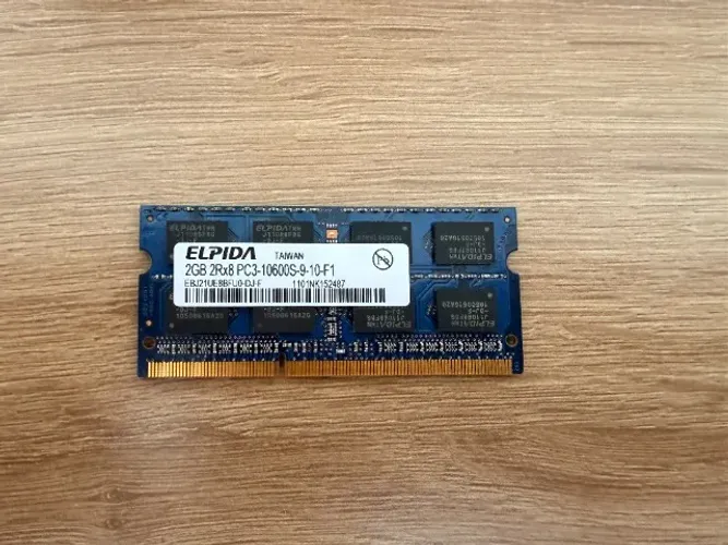 Memória RAM DDR3 SODIMM Elpida 2GB Pc3-10600s-9-10-F1 1.6GHz