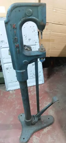 Rebitadeira de pedal