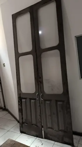 Portas madeira antiga - Excelente estado conservação