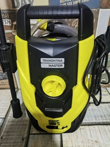 Lavadora de Alta Pressão Tramontina Master 1500 PSI em ótimo estado