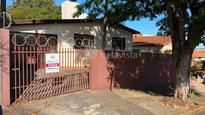 CASA À VENDA NO JARDIM PAULISTA (PRÓXIMO AO PREMEN) EM APUCARANA.