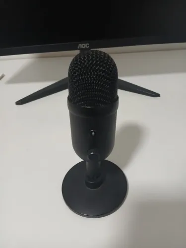 Microfone razer seiren x