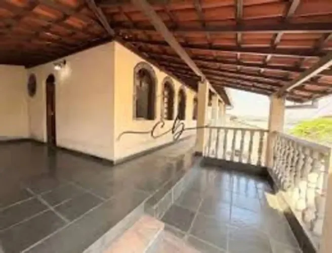 Casa de 4 quartos no bairro Prado