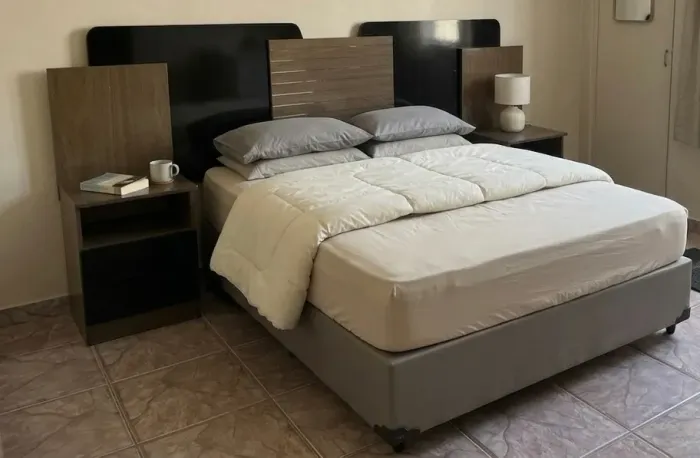 Cabeceira de Casal com 2 Criados-Mudos para cama Box Casal/Queen (Usada)