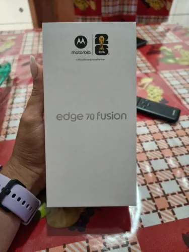 Edge 70 fusion branco 256gb lacrado