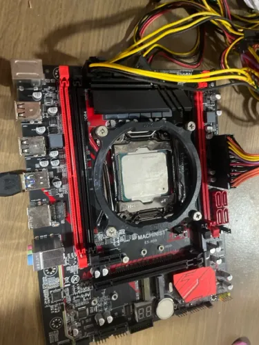 Vendo kit Xeon placa mãe + processador e fonte