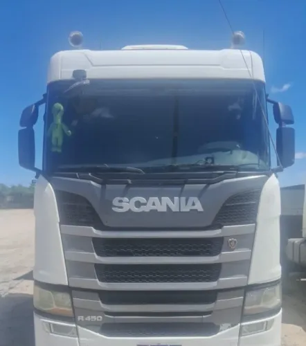 Scania R450 + baú FACCHINI 30 paletes