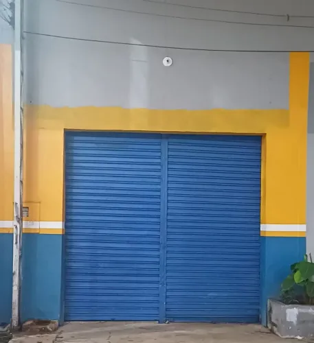 Alugo excelente ponto comercial na avenida principal do Barro duro