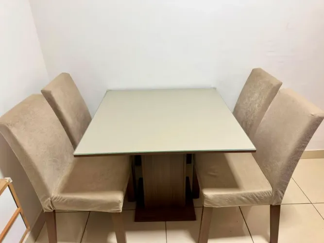 Mesa de Jantar 4 cadeiras
