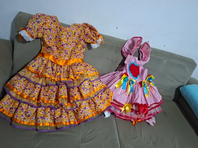 Vestido infantil veste de 7 a 10 pra São João usado apenas uma vez... são de tecidos 100%