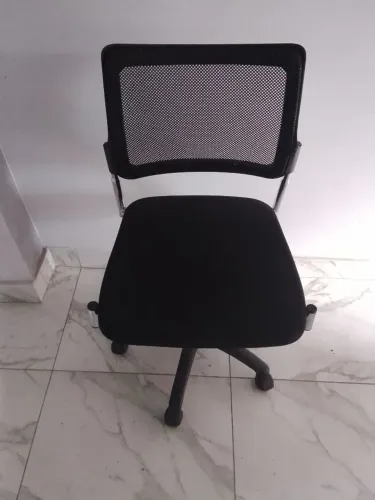 Vendo 6 Cadeiras Giratórias,base a gás ótimo estado!