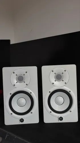 Par Yamaha HS5 - Monitores de Áudio Profissionais