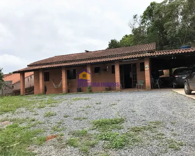 Ibiúna, linda chácara em condomínio, próximo ao roteiro do vinho