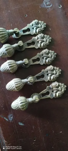 Antigos puxadores de gaveta e porta
