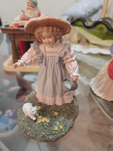 Maud Humphrey Bogart 1992 'NATURES LITTLE HELPER' Figurine Limited Ed. MH921