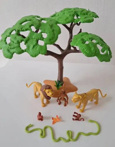 Playmobil Safari Leões e Macaco com Filhote na Árvore