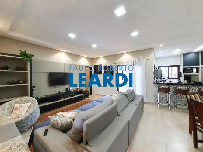 CASA EM CONDOMÍNIO - CLUBE DE CAMPO VALINHOS - SP
